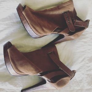 Brown booty heels